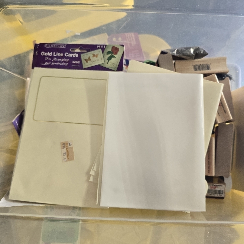 Tote Full Of Rubber Stamps And Misc Art Supplies - Picture 7 of 7